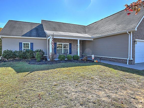 3rd image of 498 Cameron Ct