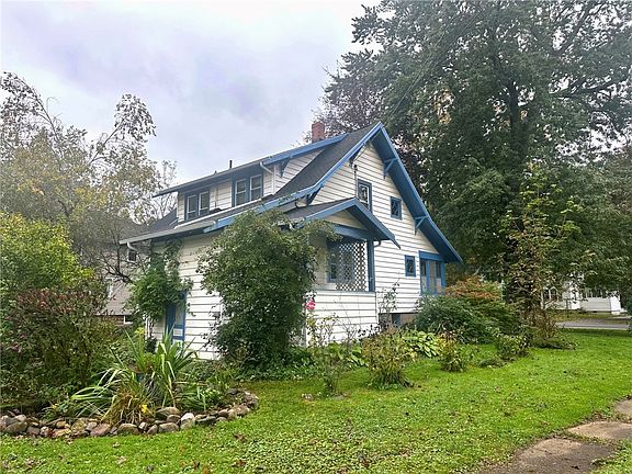 3rd image of 6252 Bennett St