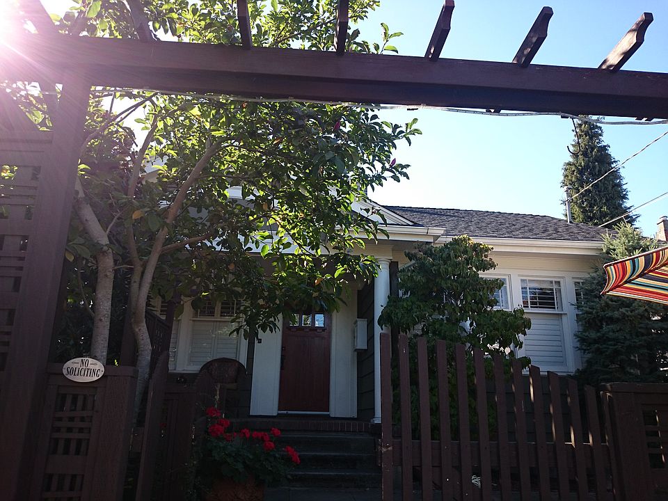 1st image of 4549 Latona Ave NE