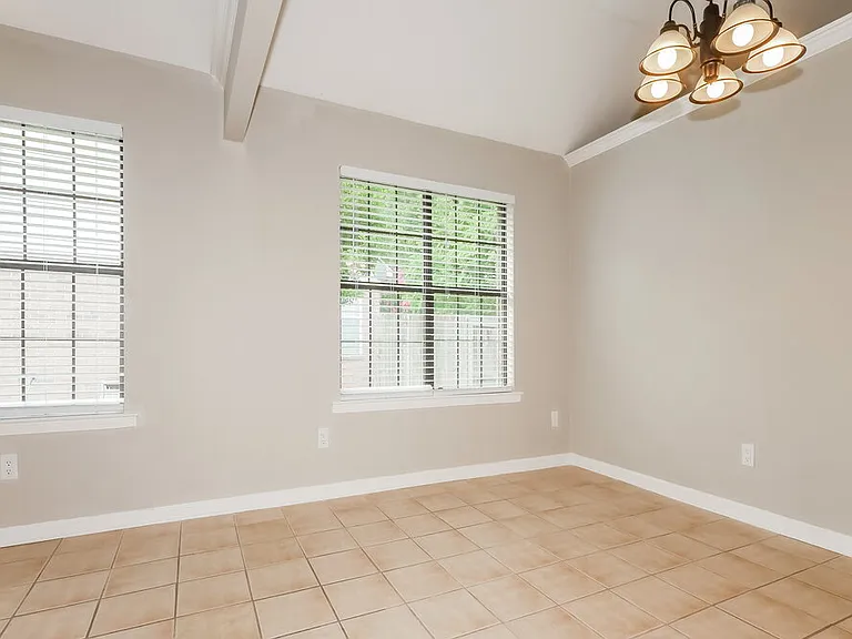 3800 Lake Village Cv — Photo 6
