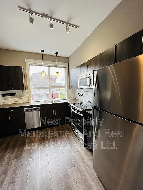 2 bed, 2.0 bath, 908 sqft, $2,195 — Photo 2