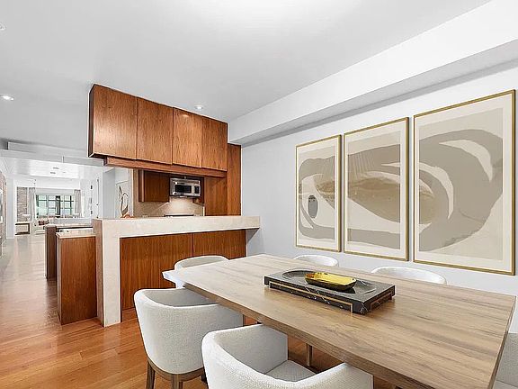 3rd image of 5 E 13th St