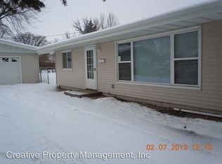 124 25th St SW, Minot, ND 58701