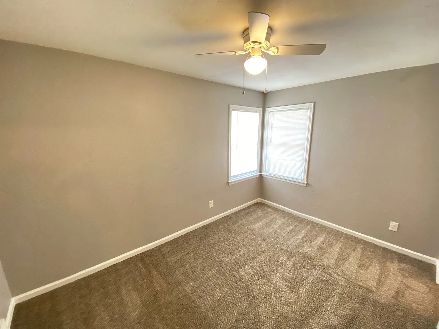 1990 Pamela Dr — Photo 2