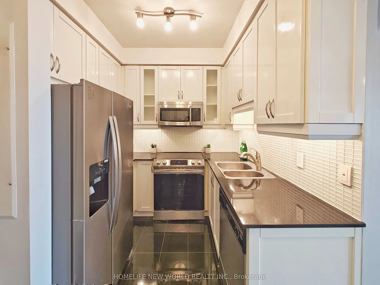 2 bed, $3,300 — Photo 2
