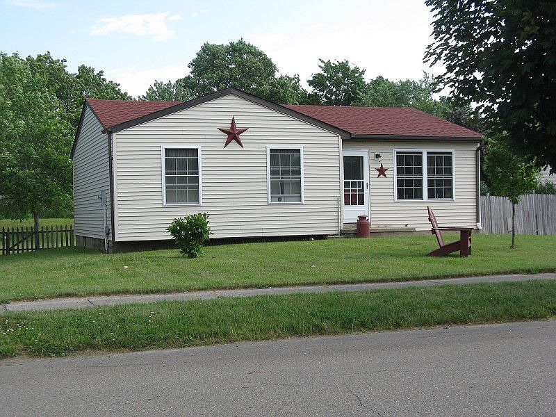 1st image of 66 Bernwood Dr