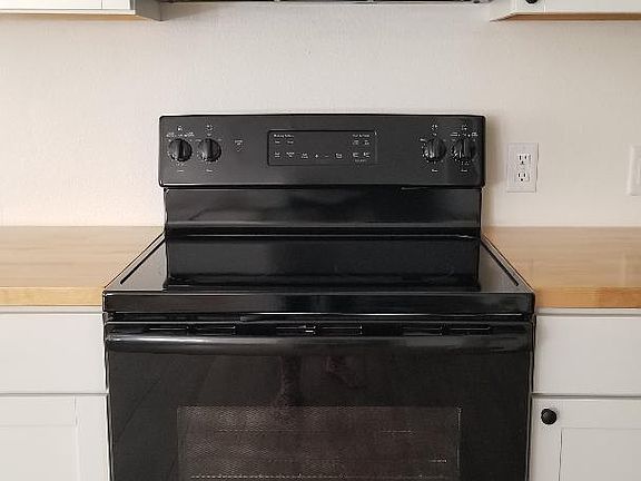 Brand new stove and microwave
