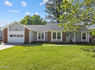 303 Raintree Rd, Jacksonville, NC 28540