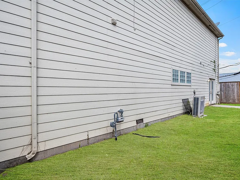 9705 Linkmeadow Ln — Photo 23