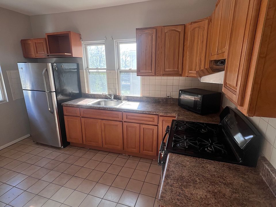 1st image of 147 Sylvan Ave Floor 2