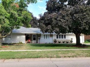 315 Albany Ave SE, Orange City, IA 51041