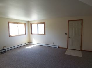 904 Therbrook St APT 3, Chippewa Falls, WI 54729