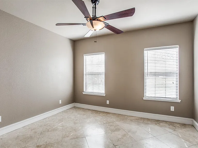 3405 Bryan St — Photo 8