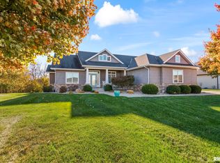 2804 Pat Tillman Dr, Springfield, IL 62711