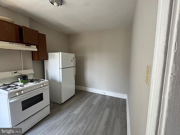 3rd image of 922 Maryland Ave