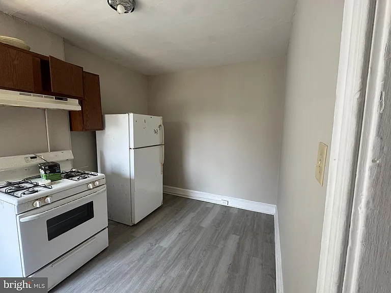 922 Maryland Ave — Photo 3