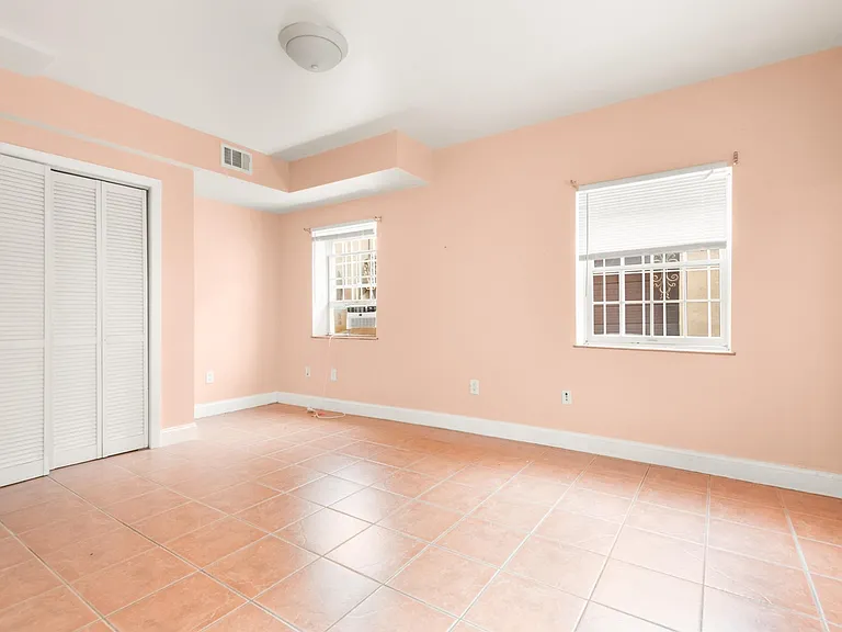 215 South St — Photo 5