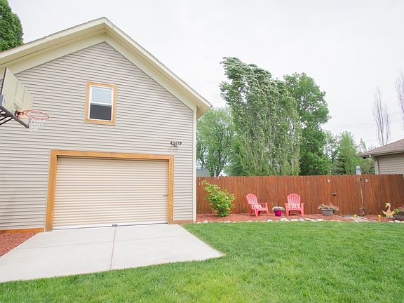 4th image of 616 N Ferry Dr