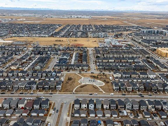 3rd image of 110 W Skyview Ranch Blvd NE