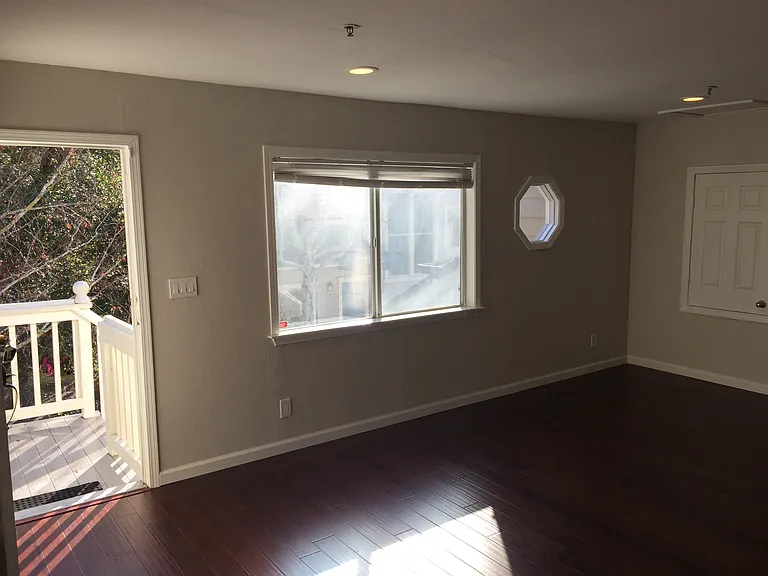 7 Courtney Ln #B — Photo 11
