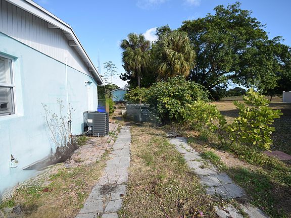 2nd image of 517 NW 13th Avenue