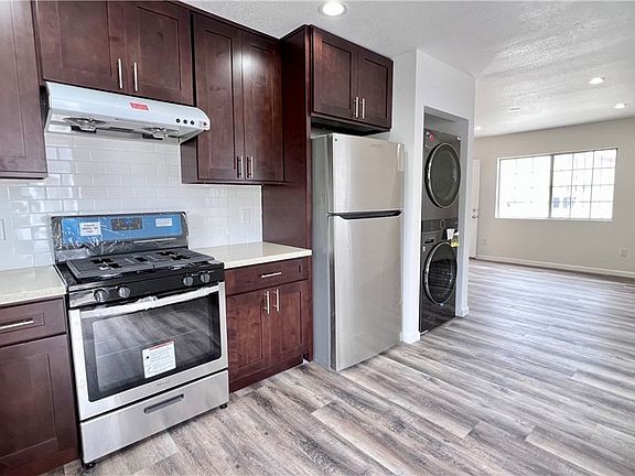 4th image of 651 Maltman Ave #6511/2