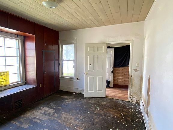 4th image of 611 Haungs Ave