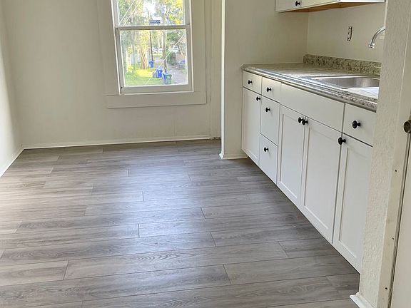 4th image of 209 1/2 E Ridgewood St #5784861