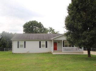 1037 David Dr, Lawrenceburg, KY 40342