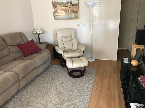 5th image of 14242 Logan St