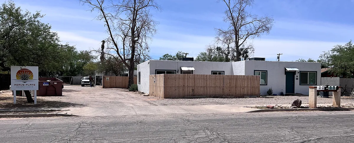 Building Photo - 4564 E Lester St