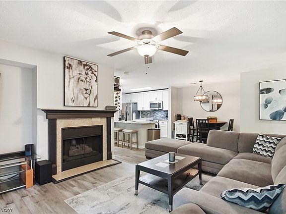 5th image of 14926 Lenox Dr #526