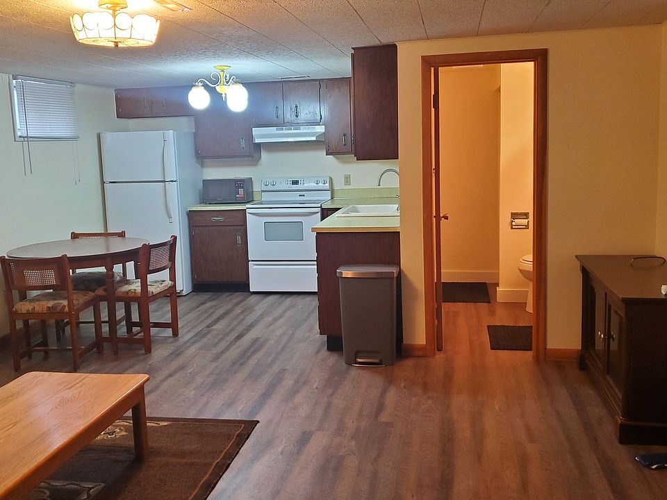 Kitchen, living room & bathroom