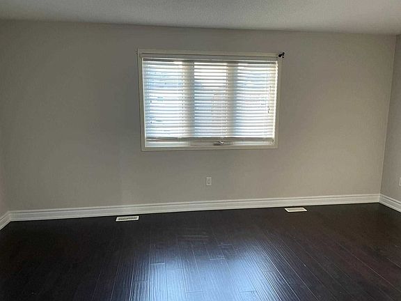 5th image of 122 Russel Dr