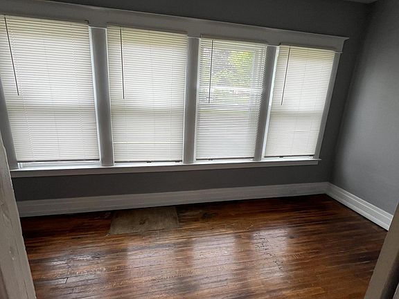 3rd image of 121 Minnesota Ave Floor 1