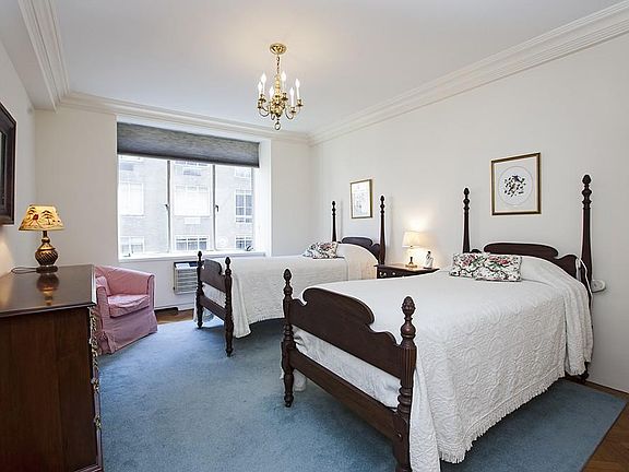 5th image of 17 W 54th St APT 9A