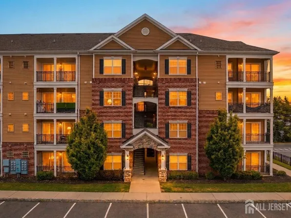 648 Strassle Way, South Plainfield, NJ 07080