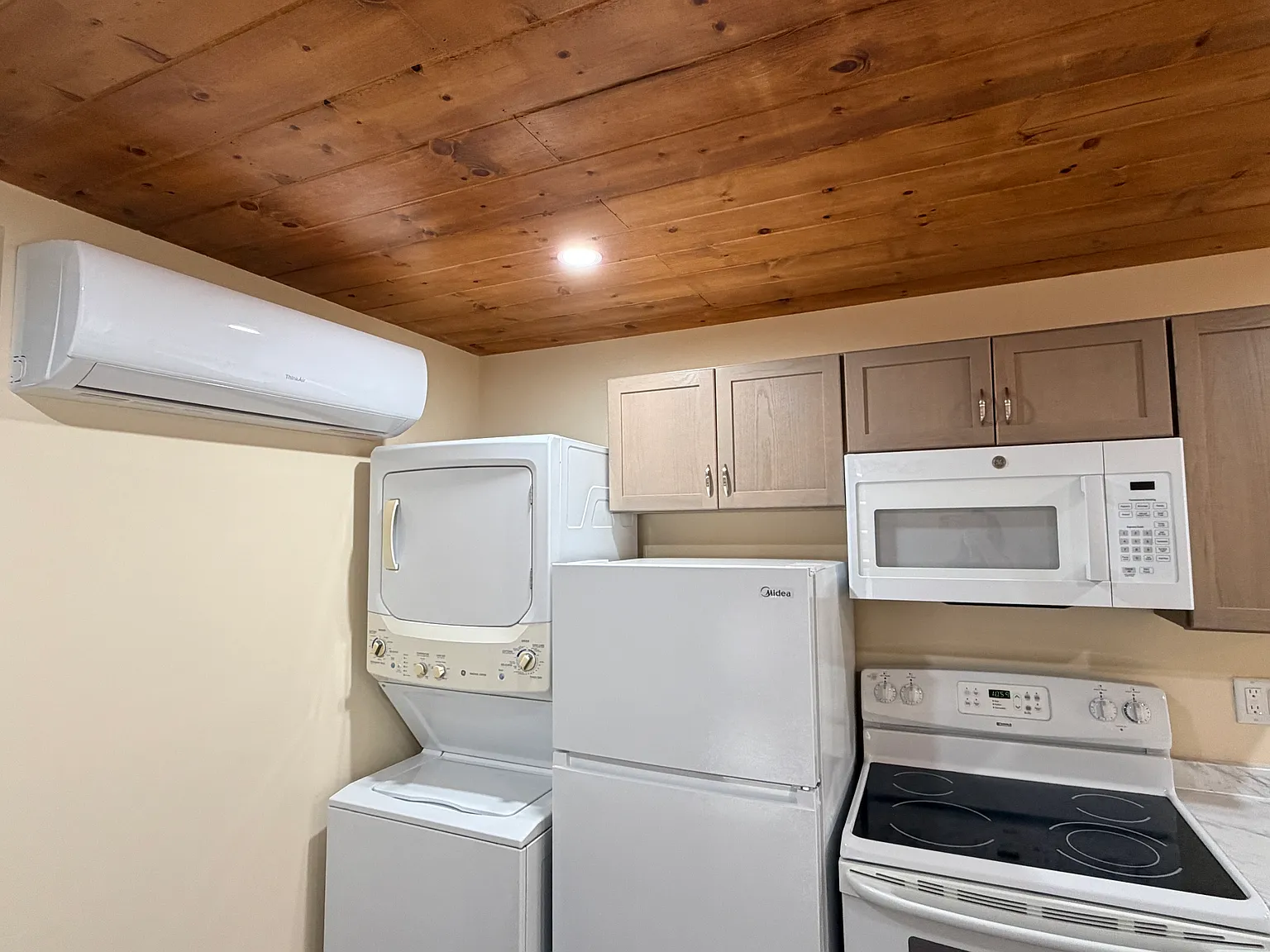 Studio, 380 sqft, $1,250 — Photo 3