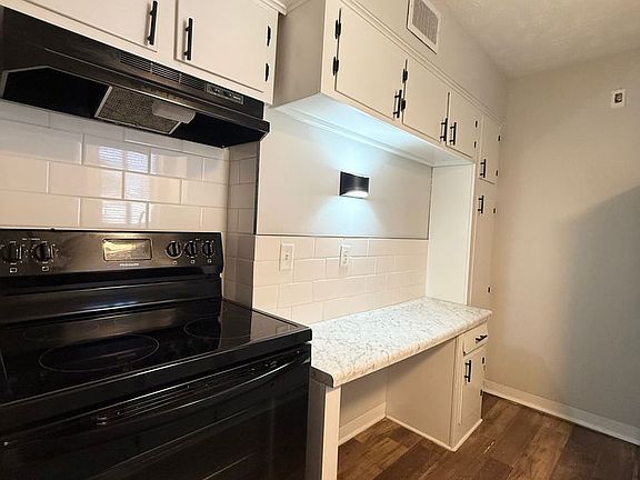3rd image of 801 N 48th St APT 5