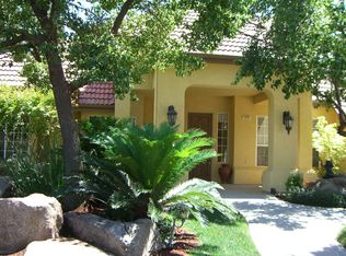 1839 E Oak Creek Cir, Fresno, CA 93730