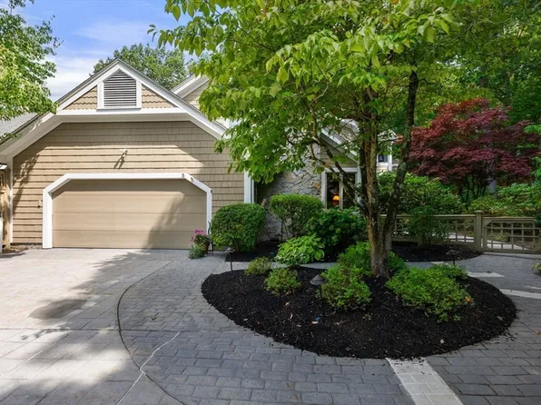 5 Glen Oak Dr Unit 5, Wayland, MA 01778