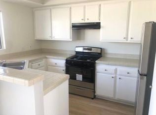 4389 W 141st St APT 6, Hawthorne, CA 90250