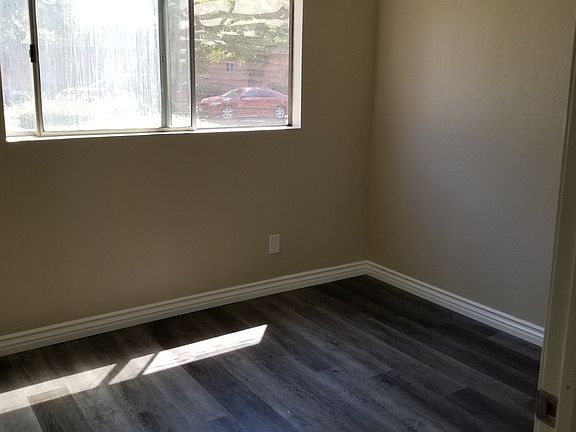 5th image of 251 N Elderberry Ave #6
