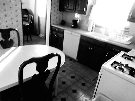 5th image of 8821 W 92nd St