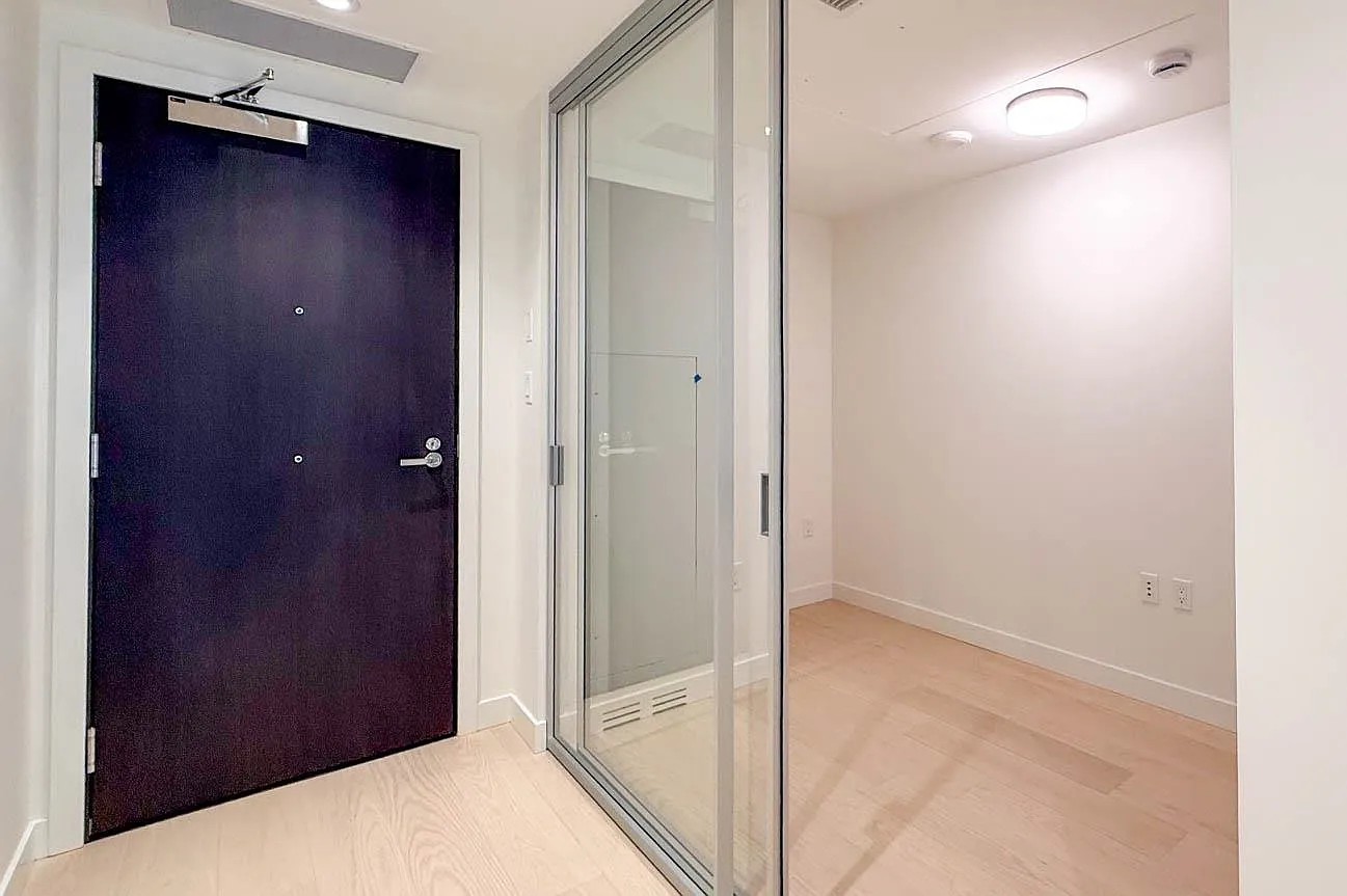 2 bed, 1049 sqft, $4,500 — Photo 3