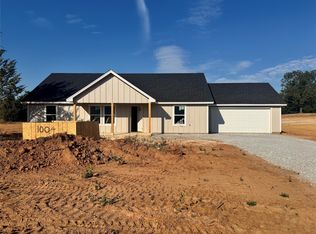 1004 E Bradshaw Rd, Springtown, TX 76082