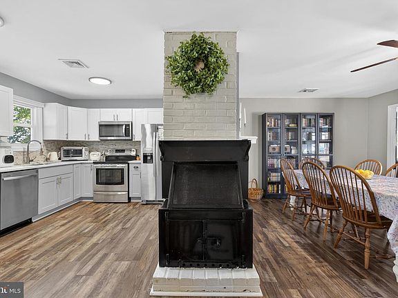5th image of 49 Meadow Ln