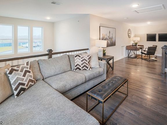 4th image of 17 Cunningham Dr #3