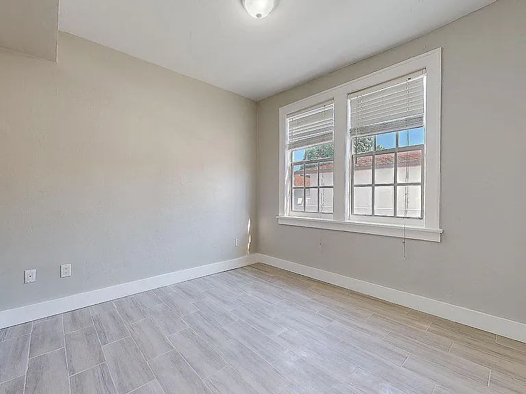433 NW 25th Ave #1 — Photo 14