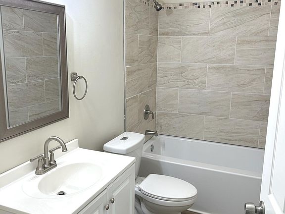 5th image of 1613 Mollie St